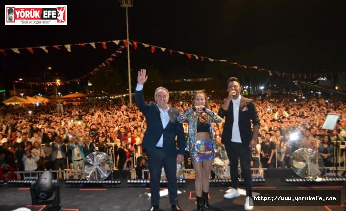 İNCİR FESTİVALİ COŞKUYLA BAŞLADI, İLK GÜN DERYA ULUĞ KONSERİYLE TAÇLANDI