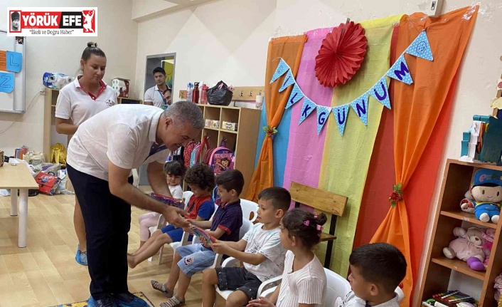 Kuşadası Belediyesi’nden minik öğrencilere ilk gün sürprizi