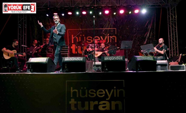 Kuşadası’nda Hüseyin Turan’dan müzik ziyafeti