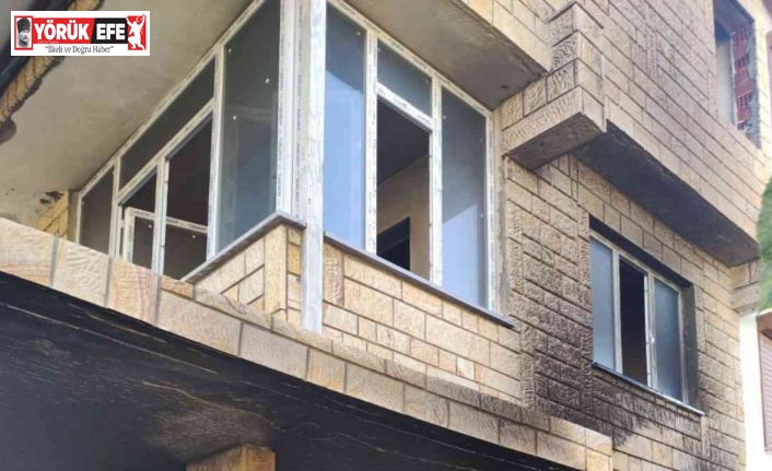 Kuşadası’ndaki ev yangına itfaiye hızlı müdahale etti