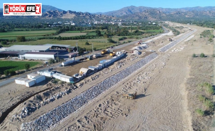 Mergen Çayı’nda ıslah çalışmaları sürüyor