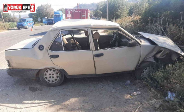Otomobil hurdaya döndü, sürücü ve eşi hafif yaralandı