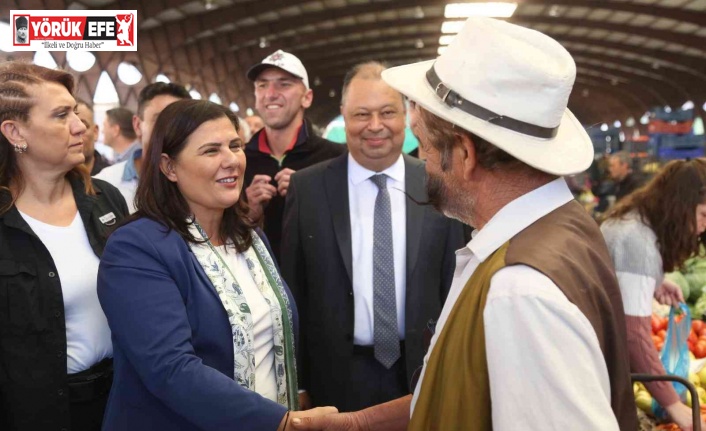 Başkan Çerçioğlu Çine pazarında vatandaşlarla buşuştu