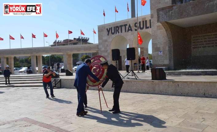 Didim’de 29 Ekim kutlamaları çelenk töreniyle başladı