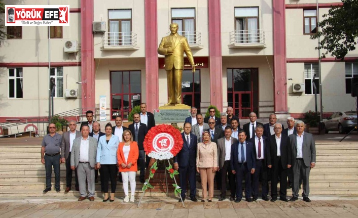 Efeler’de muhtarlar günlerini kendi başlarına kutladı