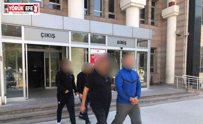 FETÖ şüphelileri yurt dışına kaçarken yakalandı