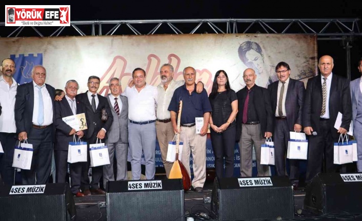 Kuşadası’nda Aşıklar Bayramı kutlandı