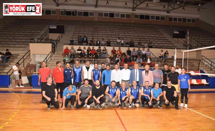 Nazilli’de okullar arası voleybol turnuvası başladı