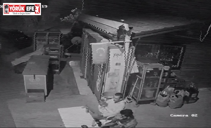 Önce dolaptaki yiyeceklerle ziyafet çektiler ardından motoru çaldılar