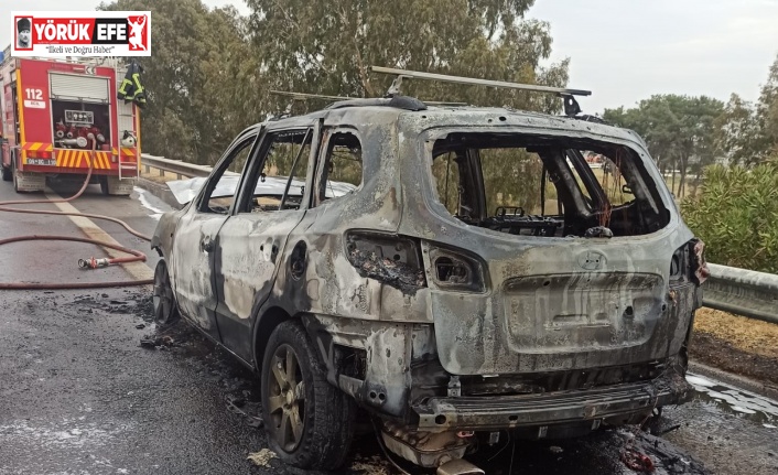 Otoyolda yanan araç demir yığınına döndü