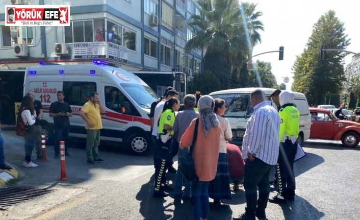 Ticari araç ile çarpışan motosikletin sürücüsü yaralandı