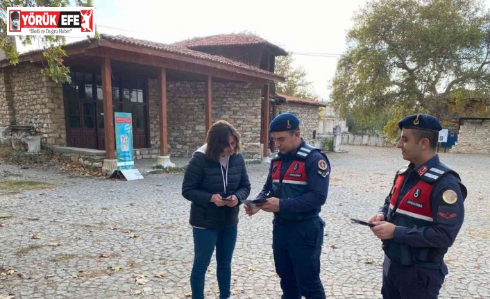 Aydın’da jandarma ekipleri vatandaşlara KADES’i tanıttı