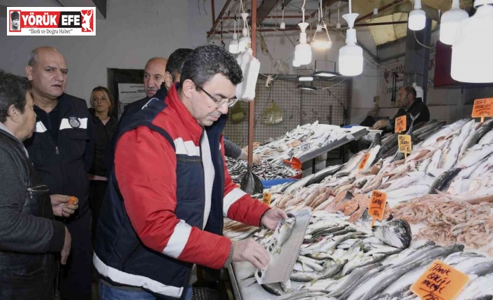 Kuşadası’nda balık tezgahları denetlendi