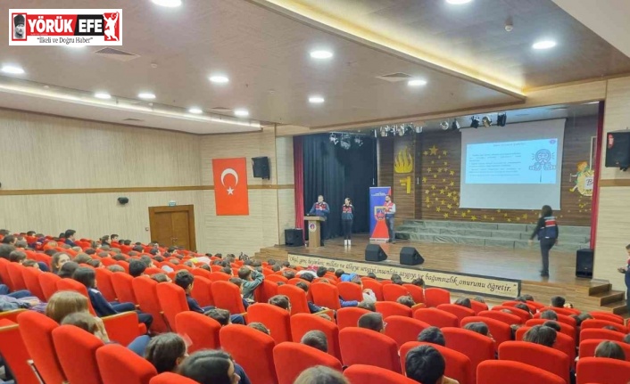 Öğrenciler siber suçlara karşı bilgilendirildi
