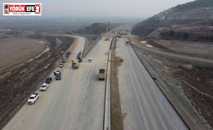 163 kilometrelik otoyol için, 3 bin 500 işçi arı gibi çalışıyor