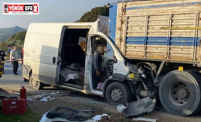 Aydın’da feci kaza: Araçta sıkışarak öldüler