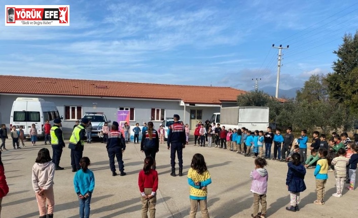 Jandarmadan öğrencilerle sevgi ve farkındalık çemberi