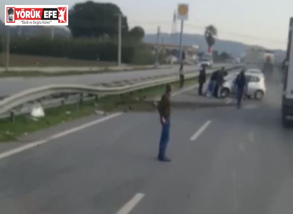 Kadın sürücü direksiyon hakimiyeti kaybetti bariyerlere çarptı