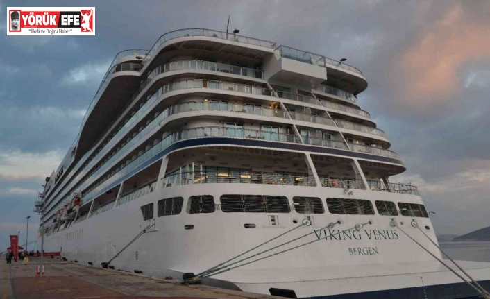 Kuşadası’na sezonun son kruvaziyer gemisiyle 680 yolcu geldi