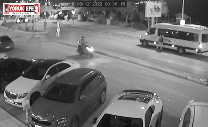 Kuşadası’nda otomobilin kurşunlanması güvenlik kamerasına yansıdı