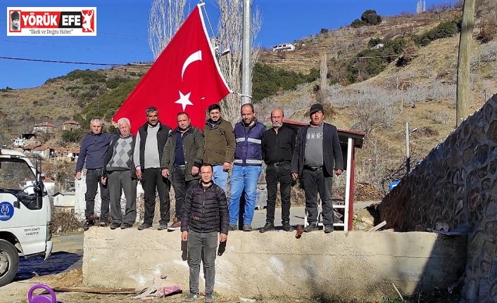 Nazilli Yukarıörencik Mahallesi’ne dev Türk bayrağı