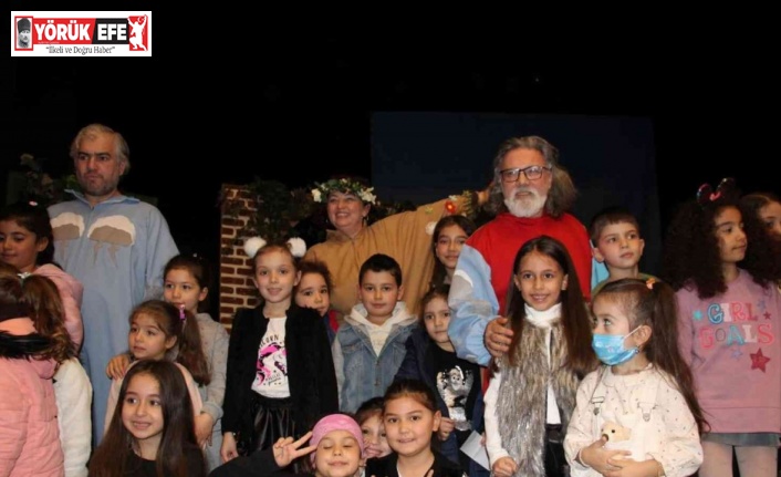 Aydın Büyükşehir Belediyesi Şehir Tiyatrosu çocuklara unutulmaz bir gün yaşattı