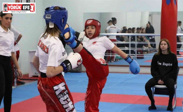 Aydın’da kick boks sporcuları il birinciliği için mücadele ettiler
