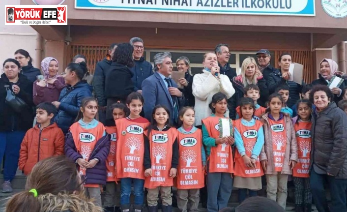 Aydın’da öğrenci velilerinden anlamlı fidan bağışı