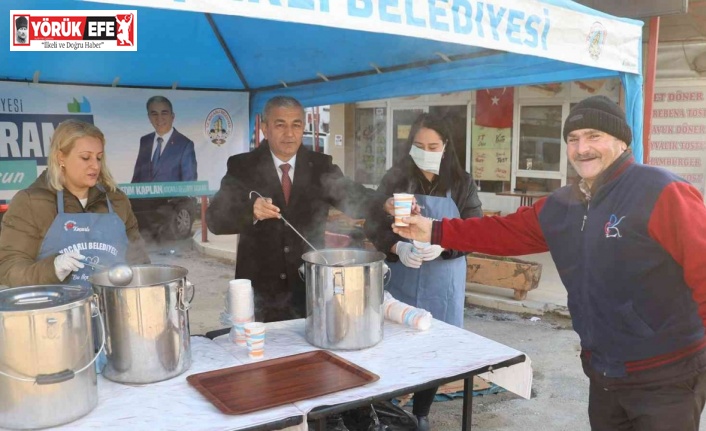 Koçarlı Belediyesi’nden vatandaşlara sıcak çorba ikramı