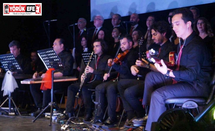 Türk Sanat Müziği korosu, dinleyenlerden tam not aldı