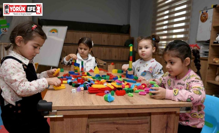 Anne-Baba Çocuk Merkezi minikleri eğitim hayatına hazırlıyor