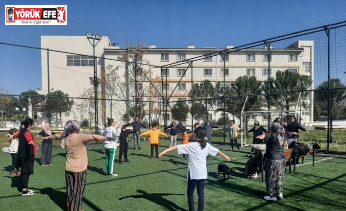 Aydın’daki yurtlarda kalan depremzede vatandaşlar güne spor ile başlıyor