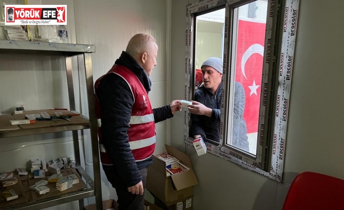 Aydınlı gönüllü eczacılardan, depremzedelere ilaç hizmeti