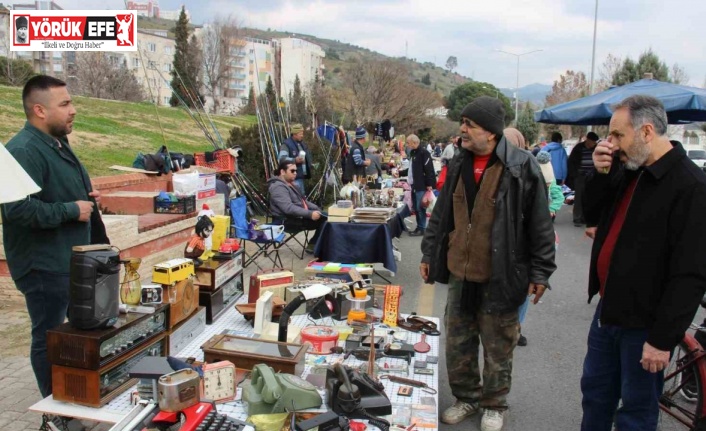 Bu pazara gelen insanlar ’geçmişe yolculuk’ yapıyor