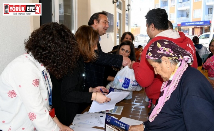 Çocukların beslenme çantalarını Kuşadası Belediyesi dolduruyor