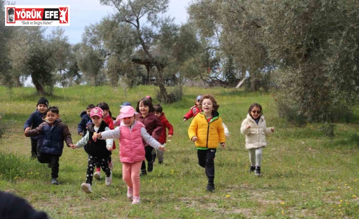 Efeler’in minikleri Orman Haftası’nı doğayla iç içe kutladı