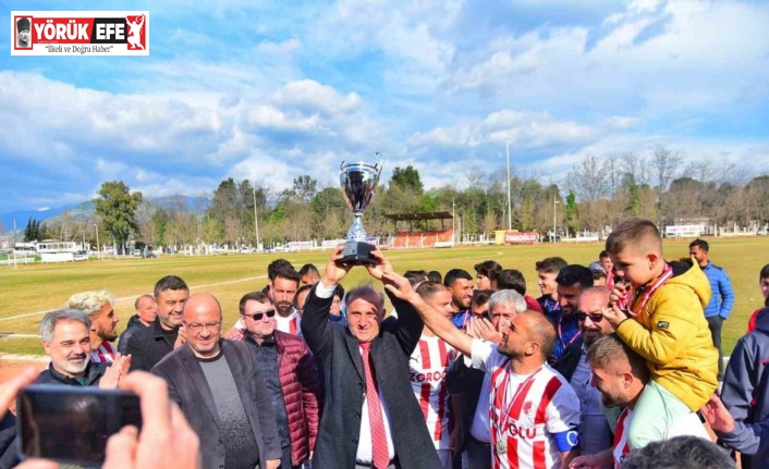 İncirliova Belediyespor namağlup şampiyon oldu