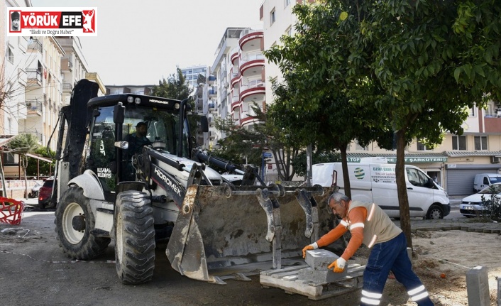 Kuşadası Cumhuriyet Mahallesi’nde yol çalışması sürüyor