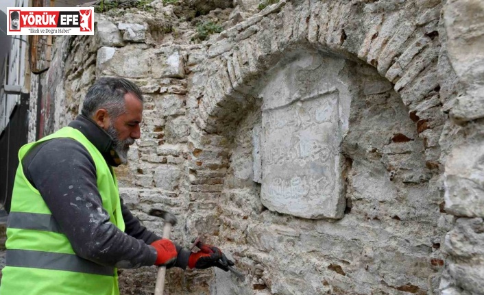 Kuşadası’nda tarihi çeşmelerin yeni yüzleri belirmeye başladı