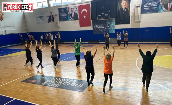 Nazillili kadınlar güne sporla başlıyor