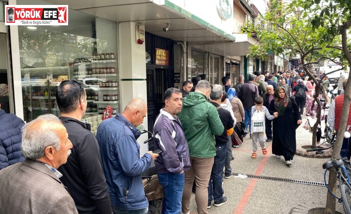 Aydın’da uzun tatlı kuyrukları oluştu