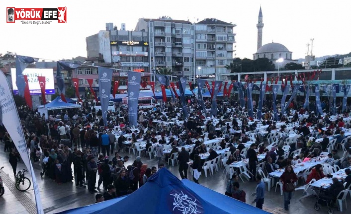 Büyükşehir’in iftar sofraları devam ediyor