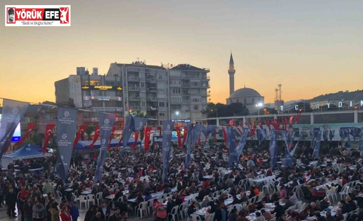 Büyükşehir’in iftar sofralarında vatandaşla buluşmaya devam ediyor