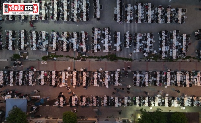 Kurtuluş Mahallesi’nde iftar alanı yollara taştı