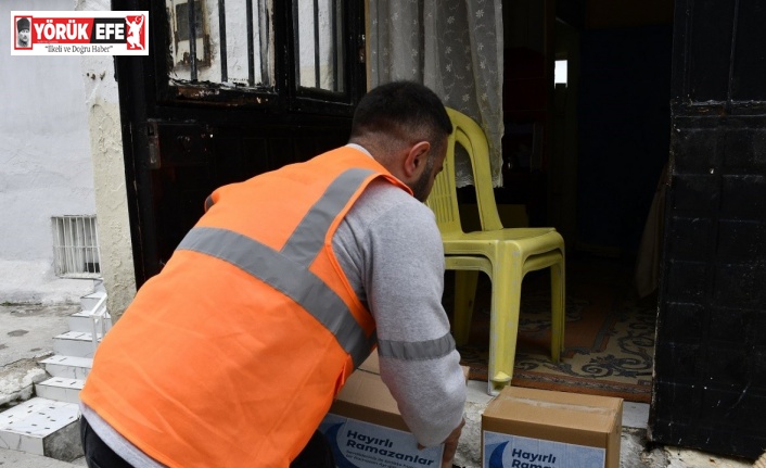 Kuşadası Belediyesi ramazan yardımlarını sürdürüyor
