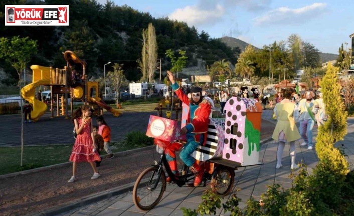 Kuşadası Belediyesi’den çocuklara bayram sürprizi
