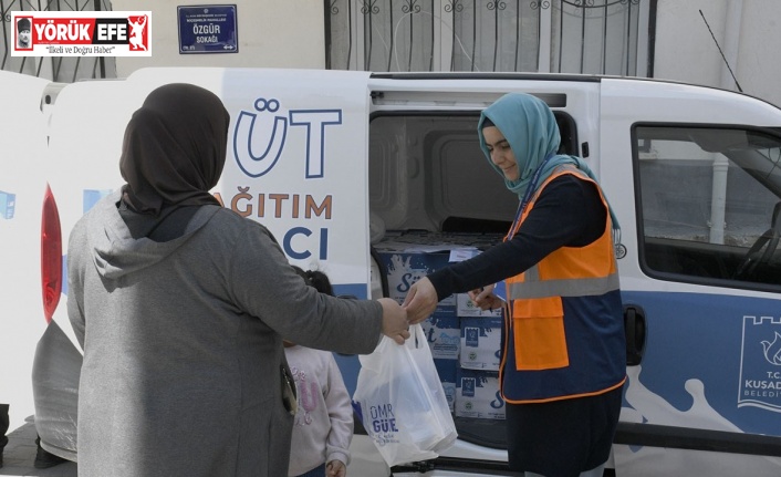 Kuşadası Belediyesi’nin süt desteği devam ediyor