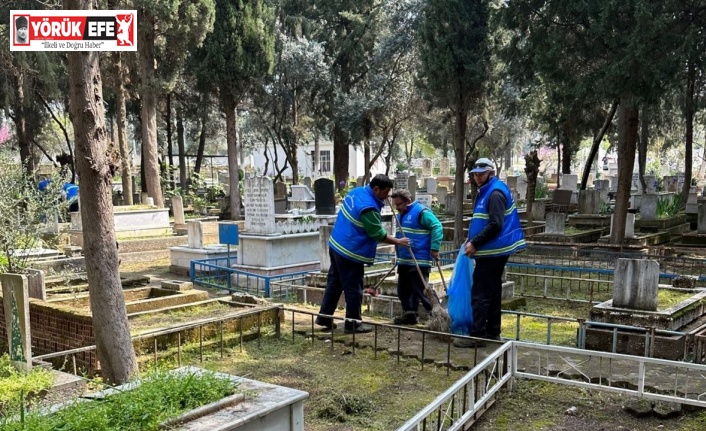 Nazilli’de mezarlıklar bayrama hazır