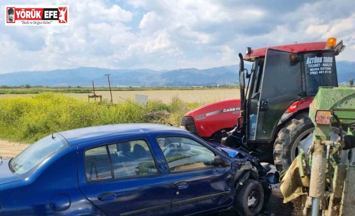 Traktör ile otomobil çarpıştı: 1 yaralı
