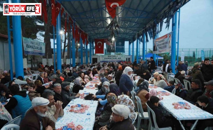 Vatandaşlar, Büyükşehir’in iftar sofralarında bir araya gelmeye devam ediyor